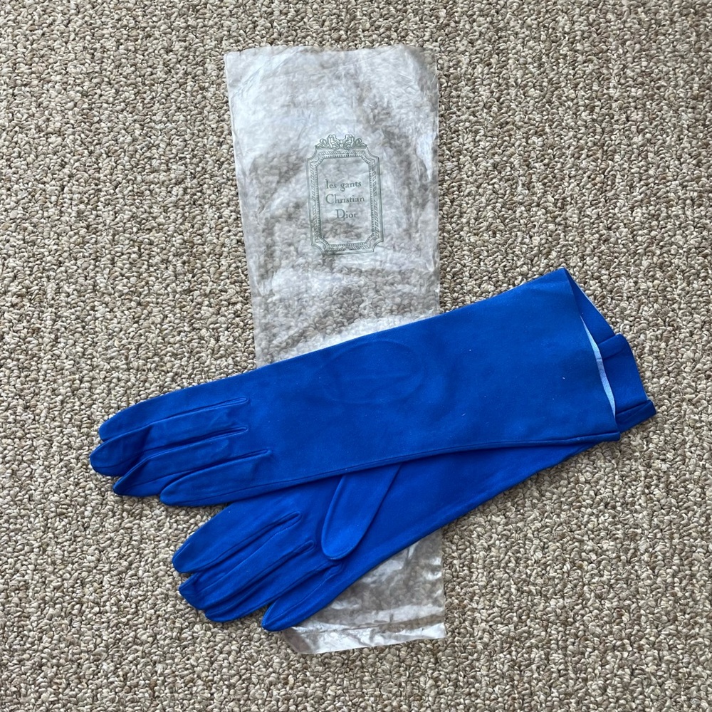 Vintage Christian Dior Suede Gloves Size 6.5, Electric Blue - Never worn!